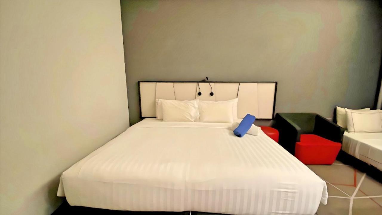 Red Kl @ Rev Hotel Куала Лумпур Екстериор снимка